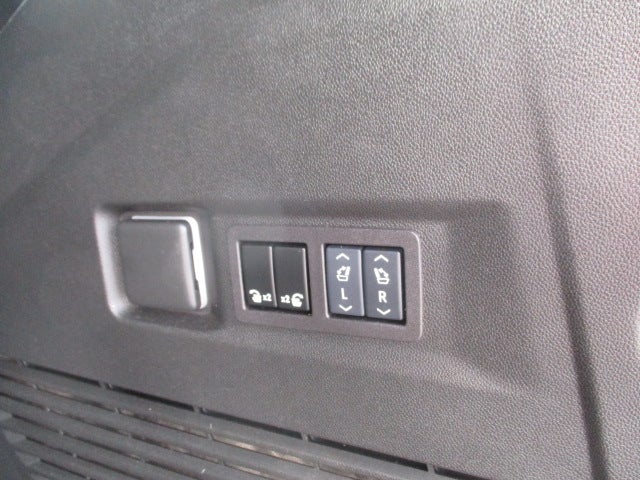 2024 GMC Yukon — detail view
